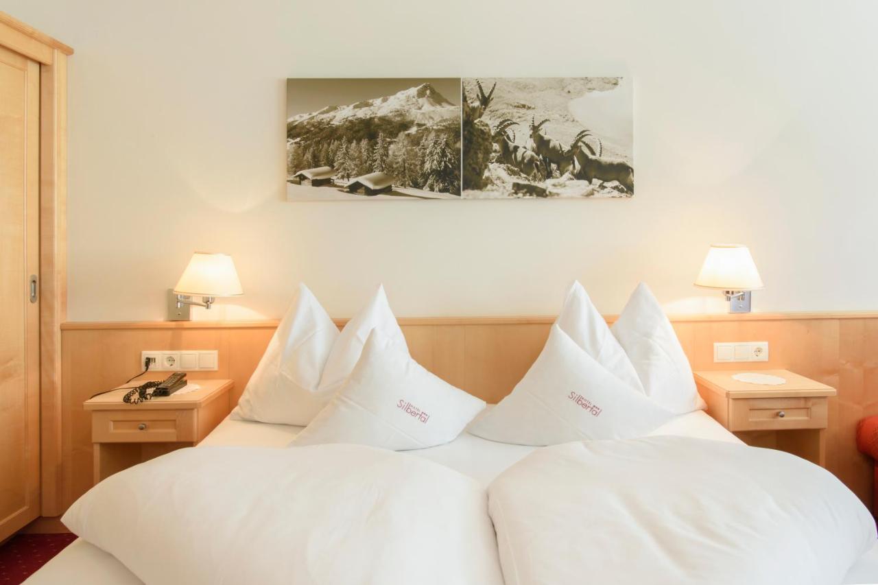 Hotel Silbertal Pokoj fotografie